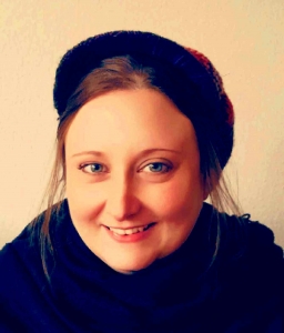 Nadine Erdmann – Autorin von Cyberworld Nadine Erdmann - Autorin von Cyberworld