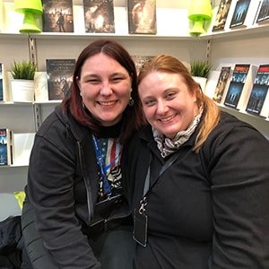 Nadine und Annika auf der Leipziger Buchmesse 2018.