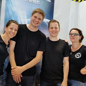 Nicole Böhm, Henrik Rohde, Andreas Suchanek und Sarah auf der Comic Con 2015. Am Stand der Greenlight Press.